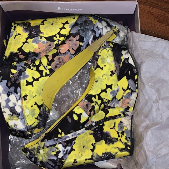 Open Toe Wedges w/ Strap 9M - Picture 1 of 4